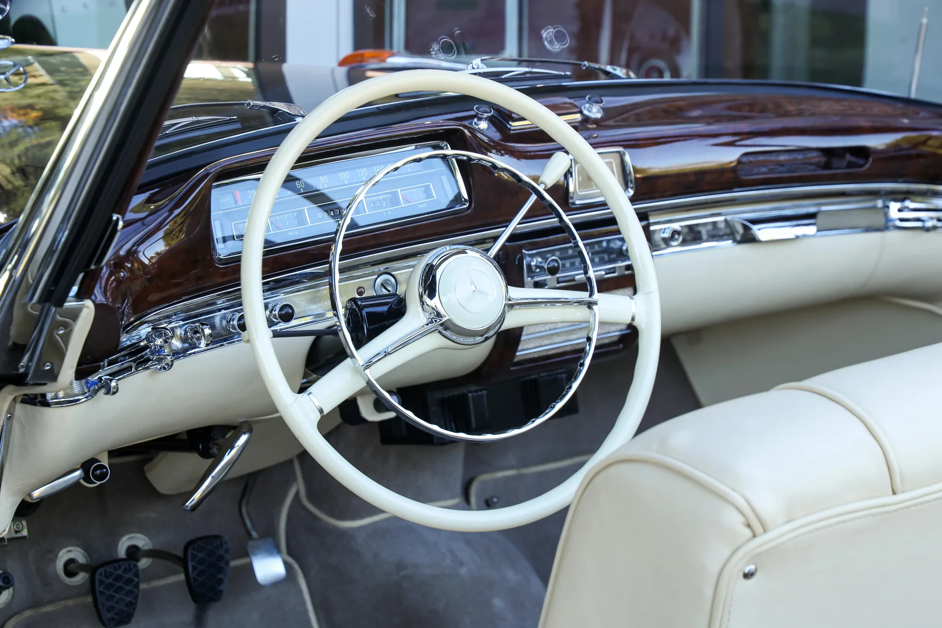 1956 Mercedes-Benz 220 S Cabriolet, 8/30