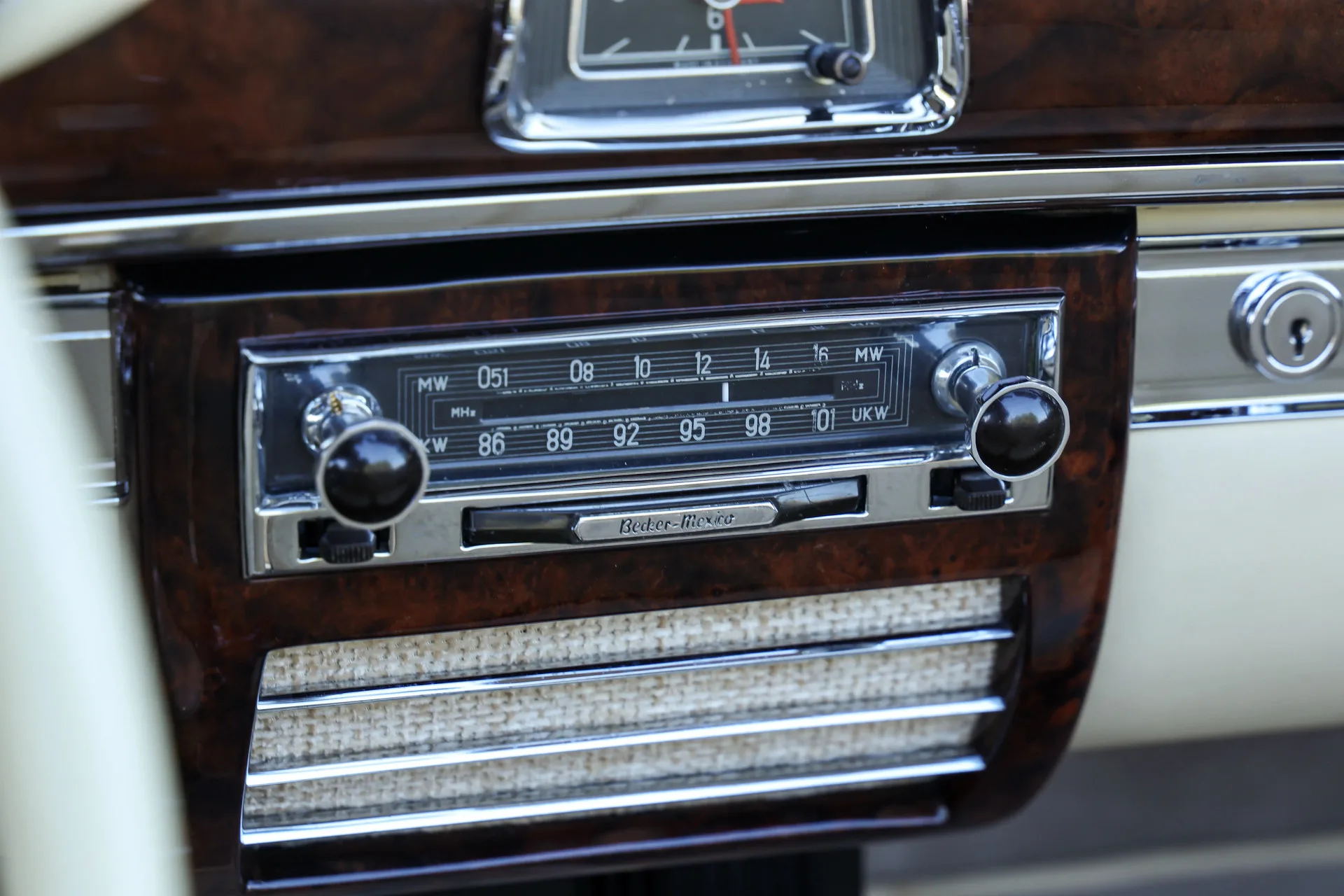 1956 Mercedes-Benz 220 S Cabriolet, 20/30