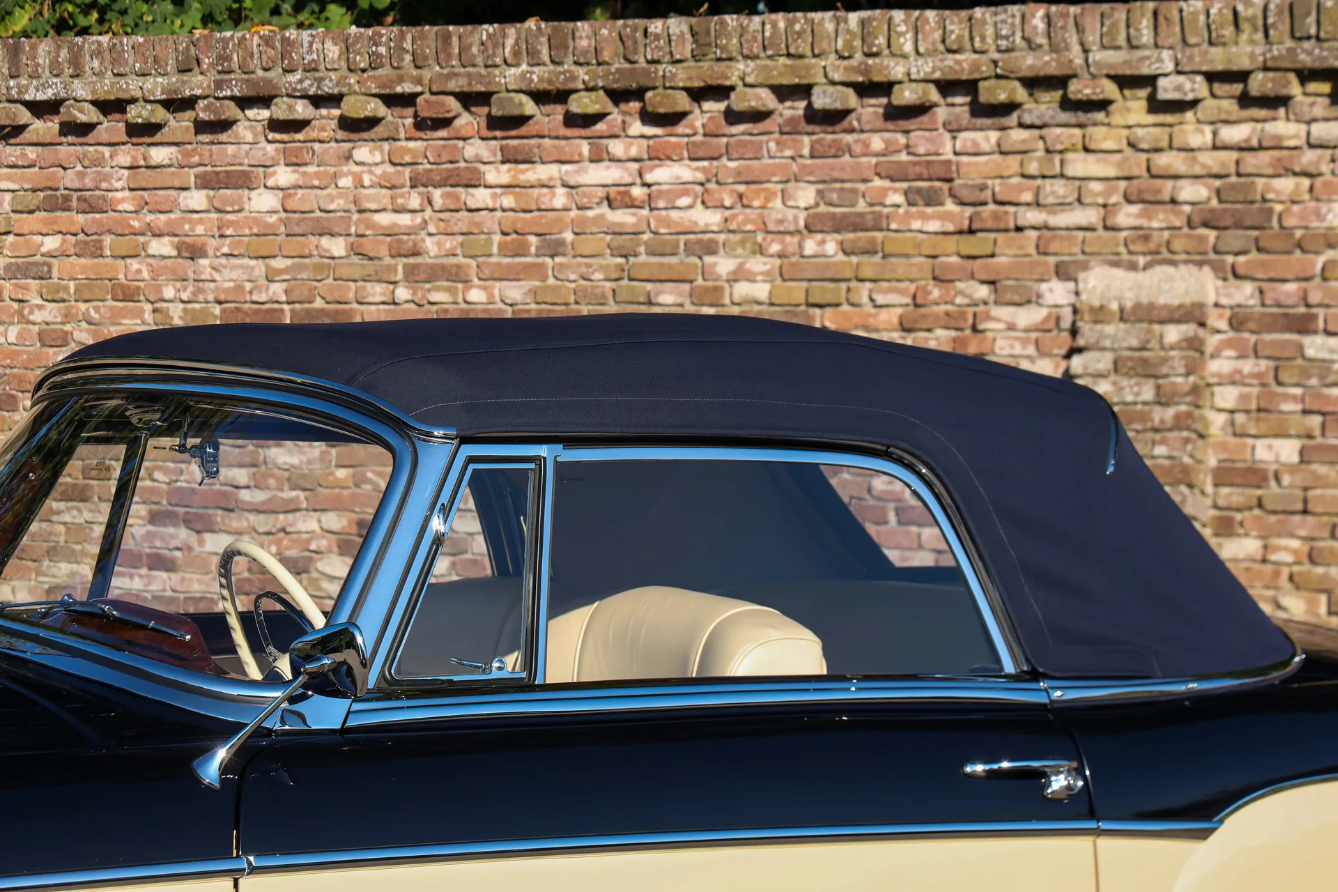 1956 Mercedes-Benz 220 S Cabriolet, 25/30