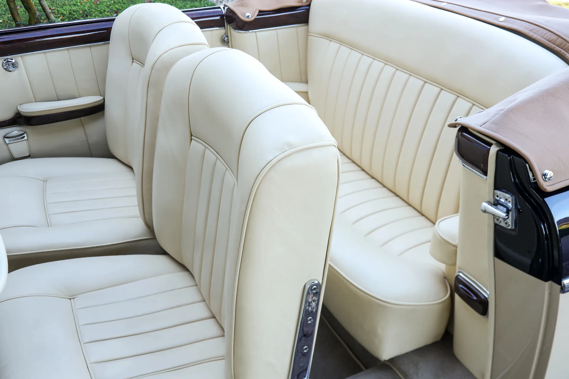 1956 Mercedes-Benz 220 S Cabriolet, 26/30