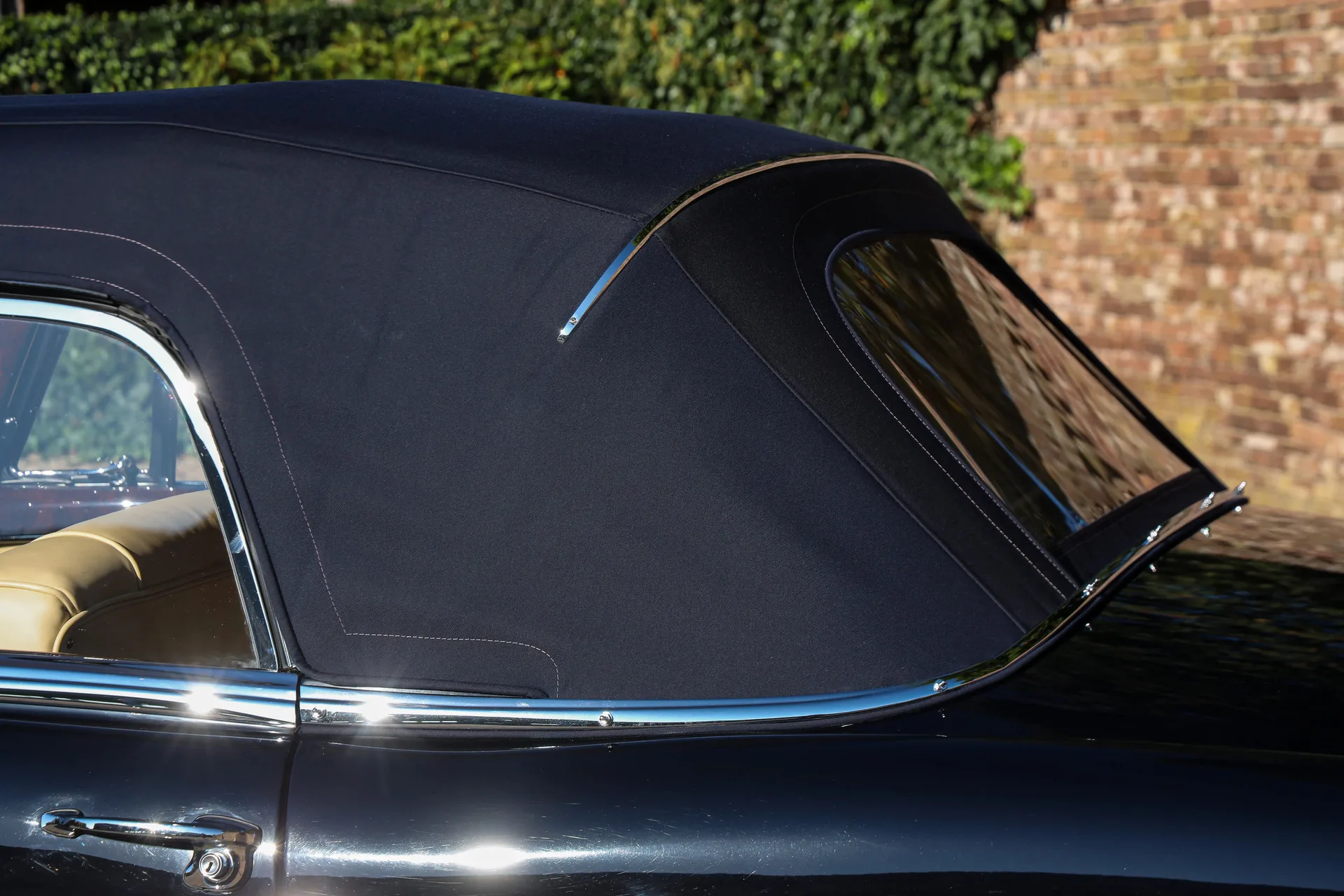 1956 Mercedes-Benz 220 S Cabriolet, 28/30