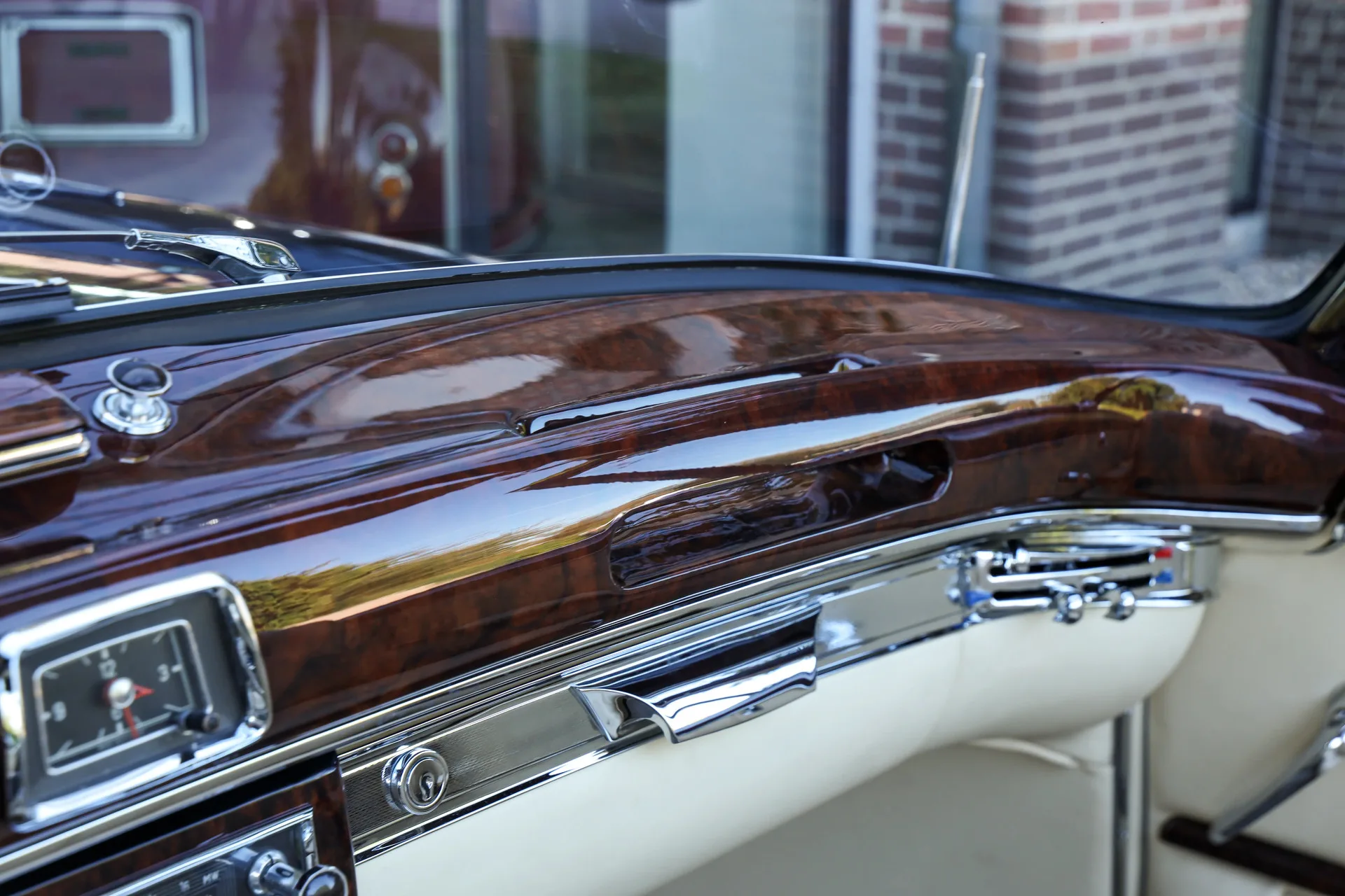 1956 Mercedes-Benz 220 S Cabriolet, 29/30