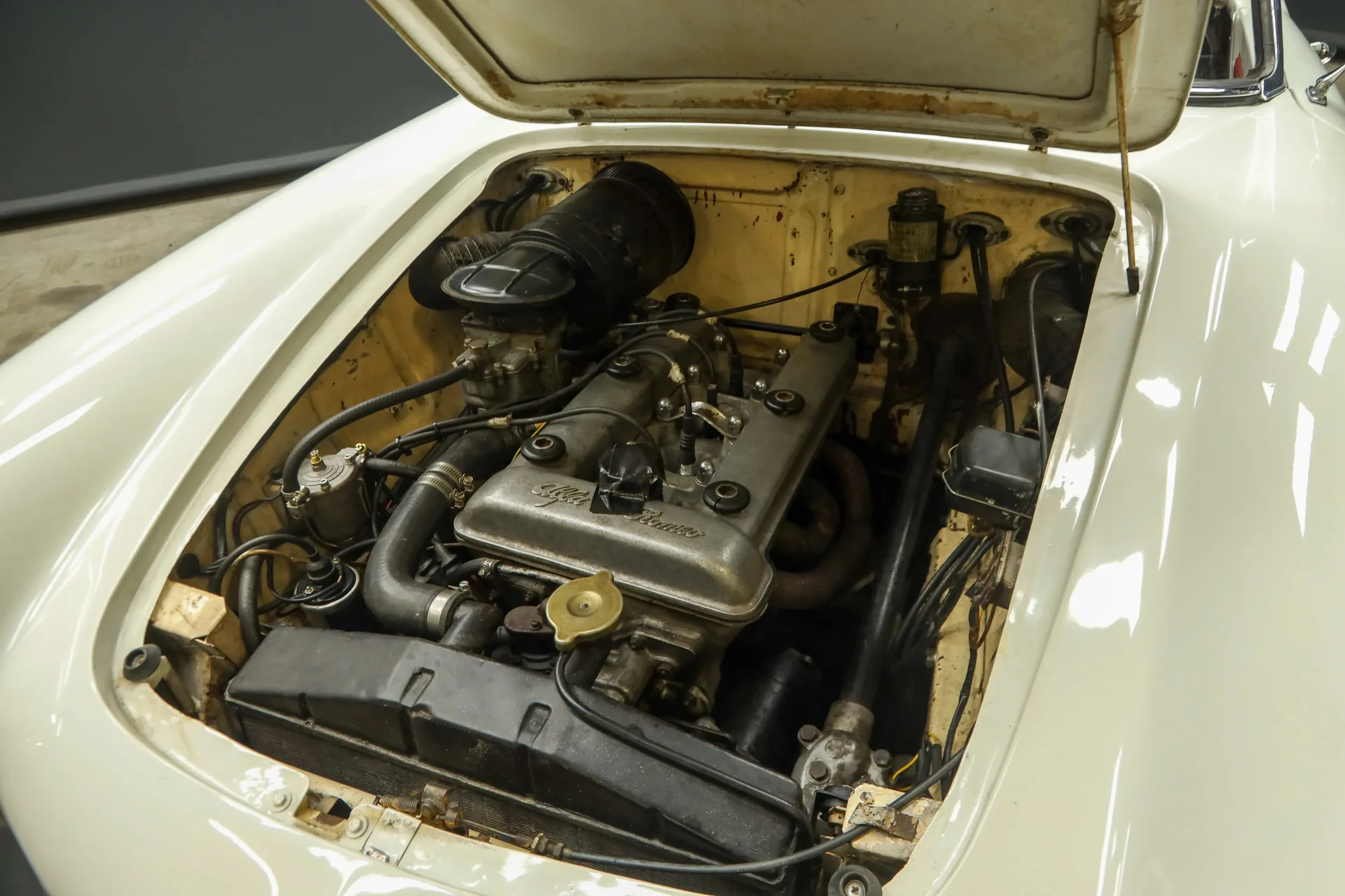 1957 Alfa Romeo Giulietta Spider, 4/30