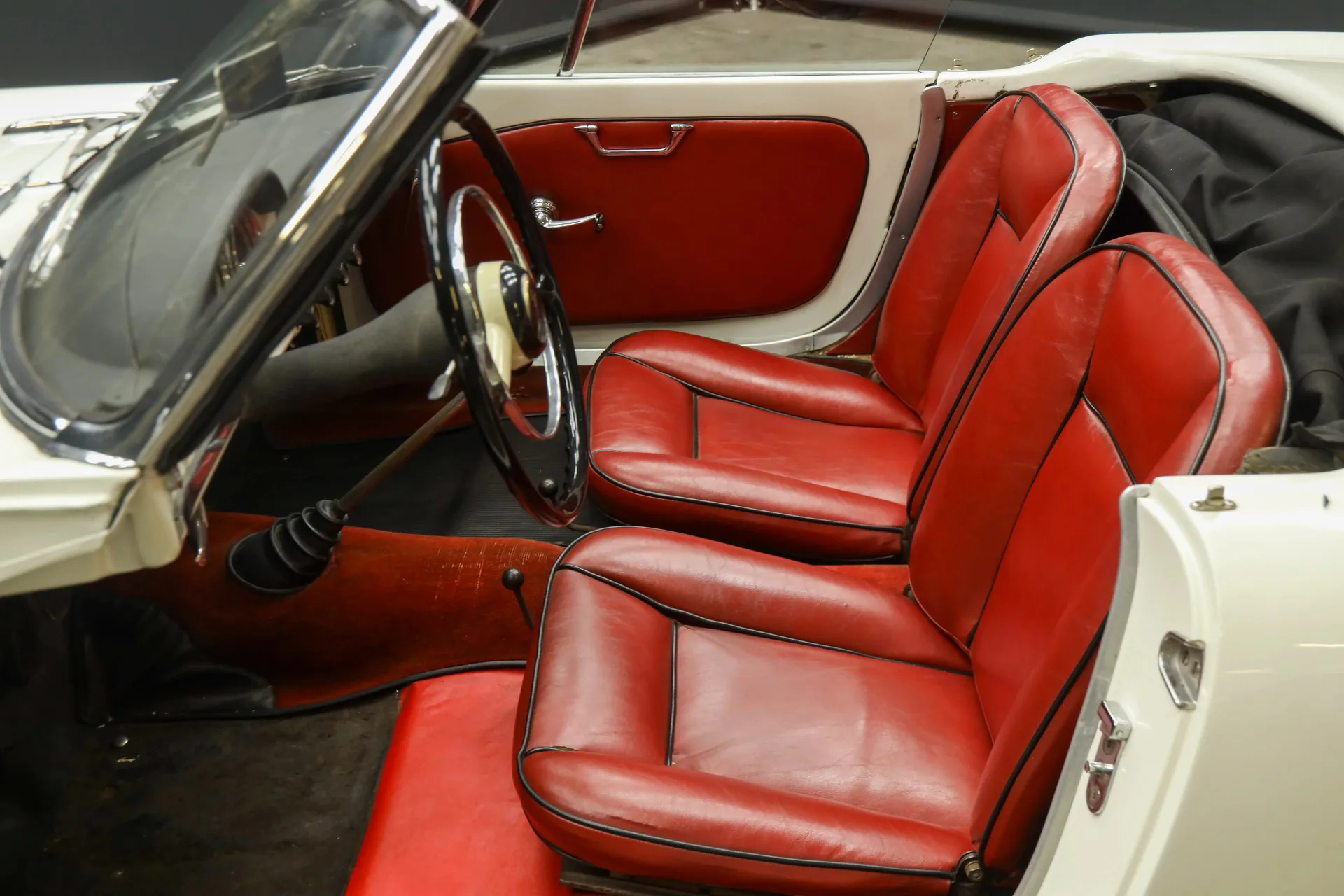1957 Alfa Romeo Giulietta Spider, 8/30