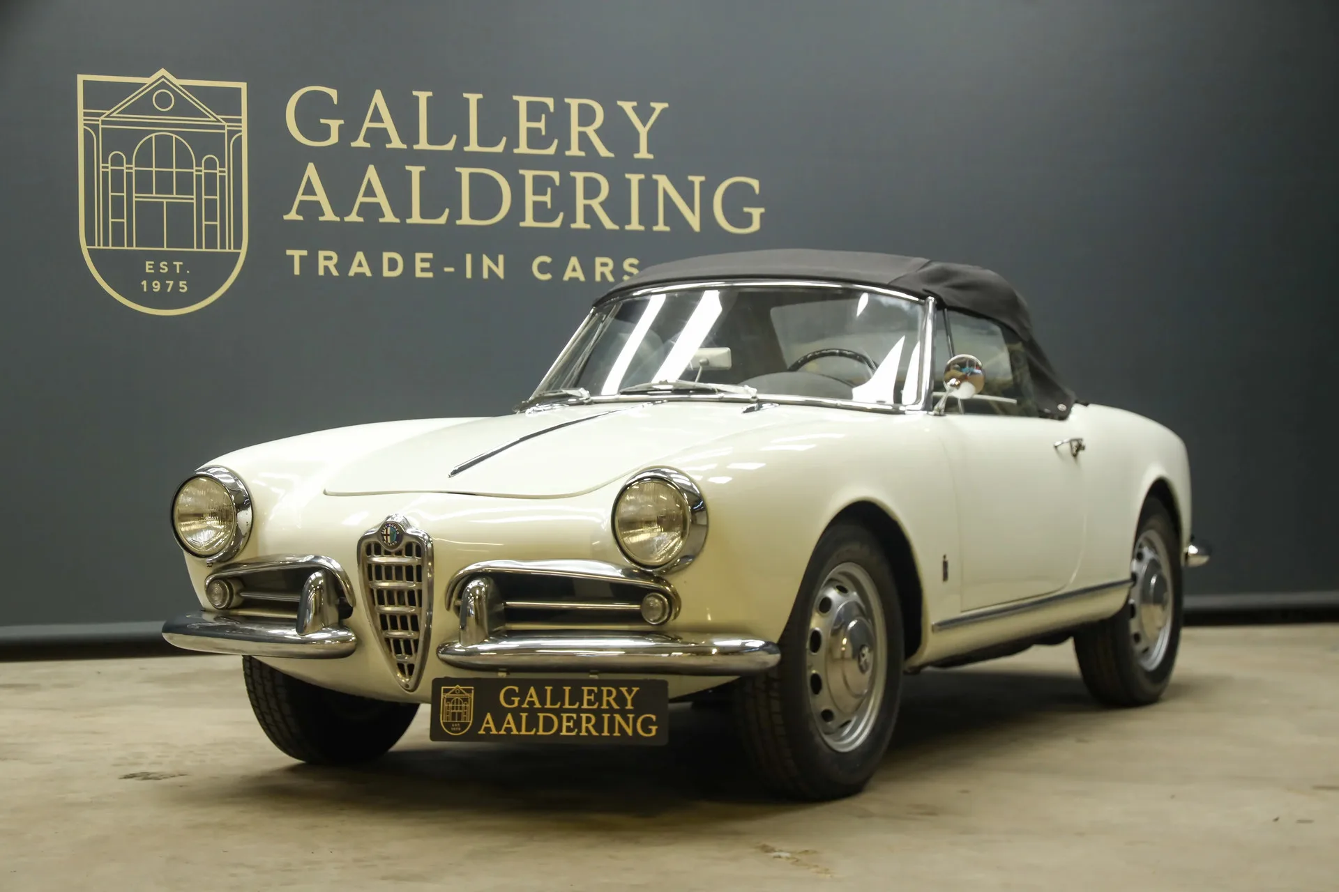 1957 Alfa Romeo Giulietta Spider, 10/30