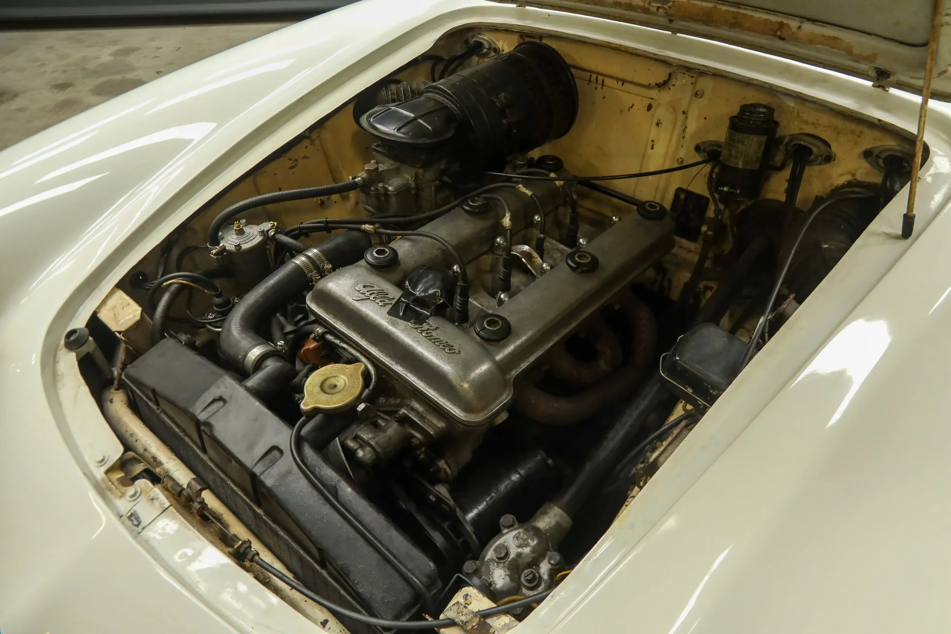 1957 Alfa Romeo Giulietta Spider, 24/30