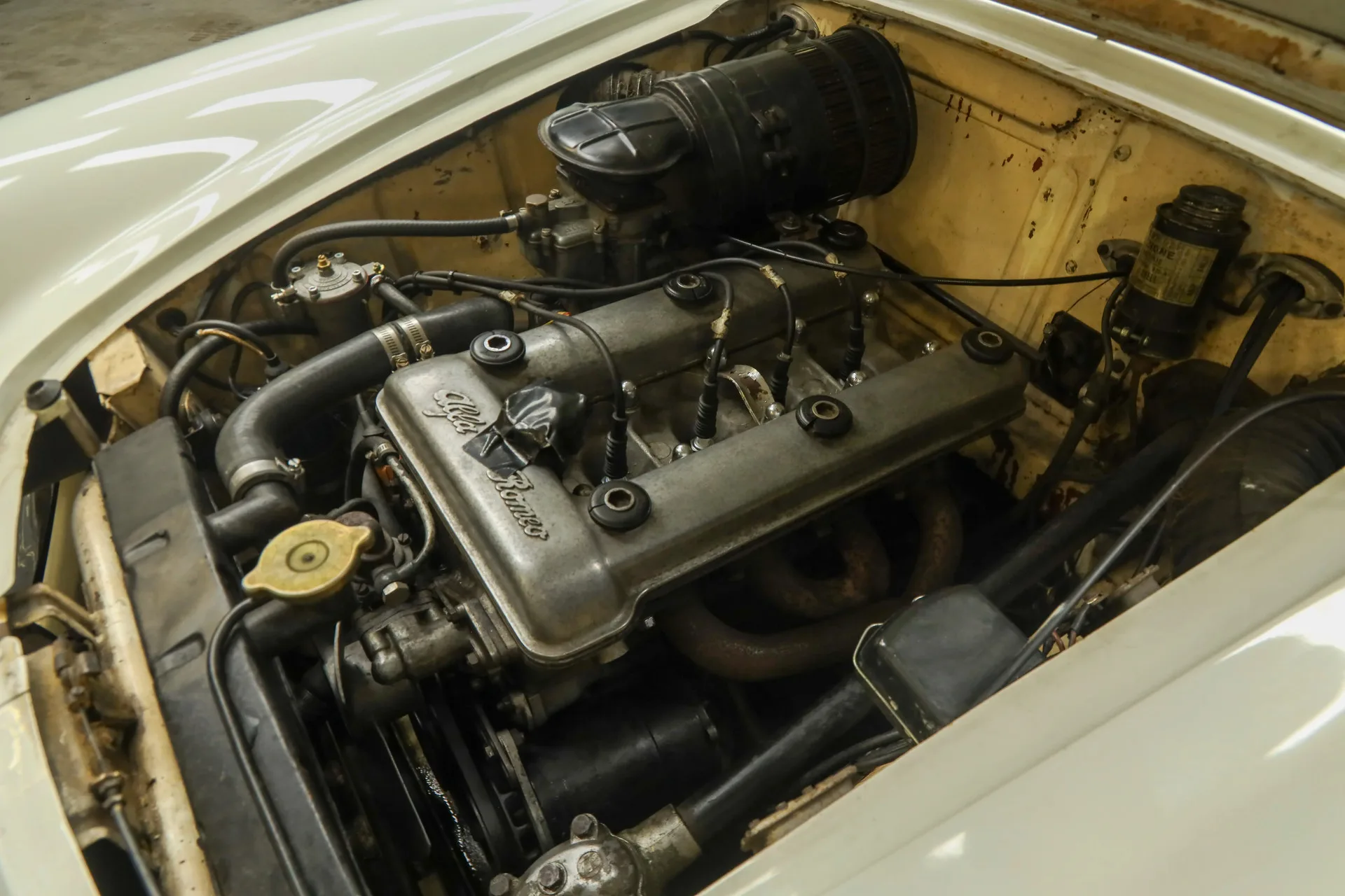 1957 Alfa Romeo Giulietta Spider, 26/30