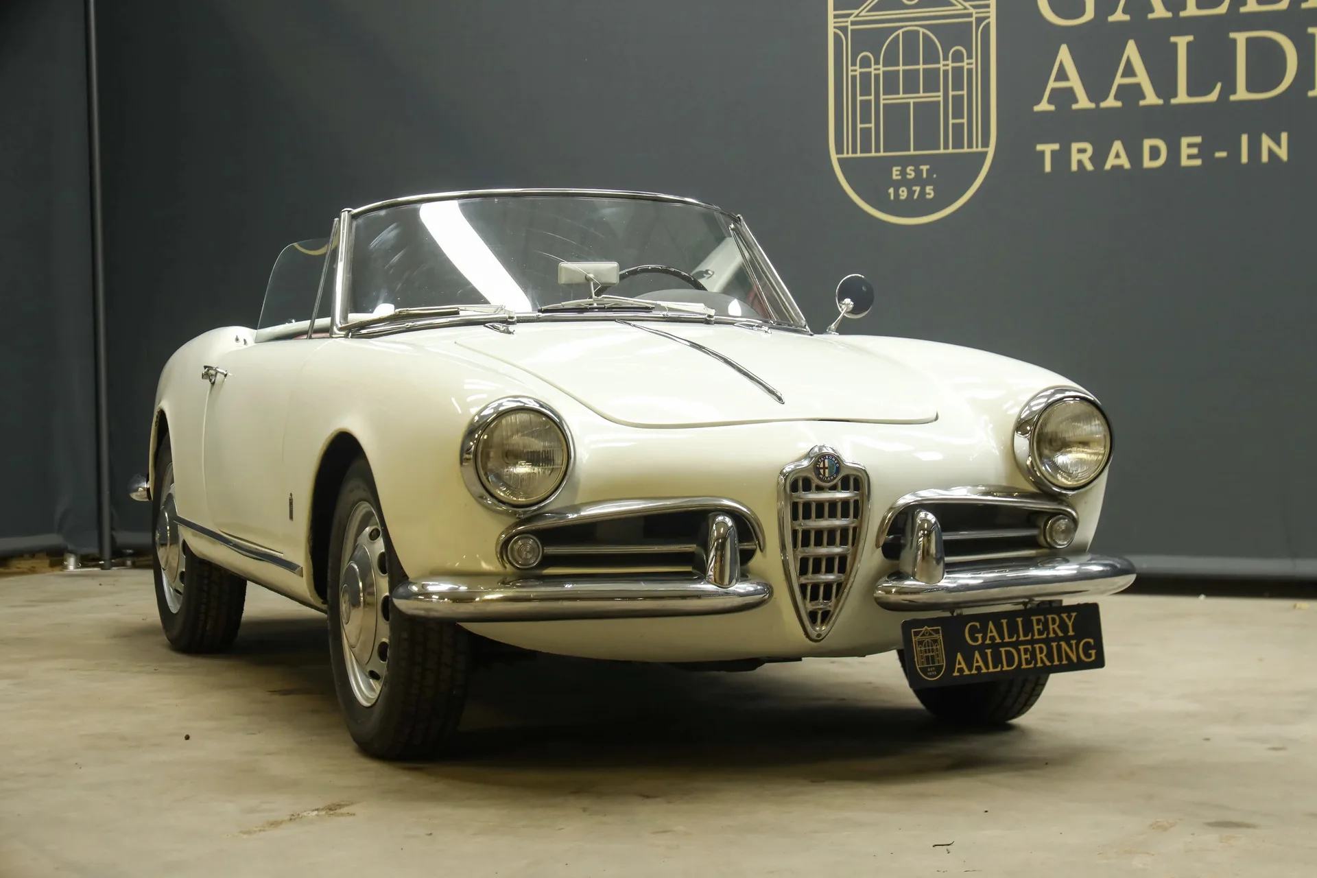 1957 Alfa Romeo Giulietta Spider, 28/30