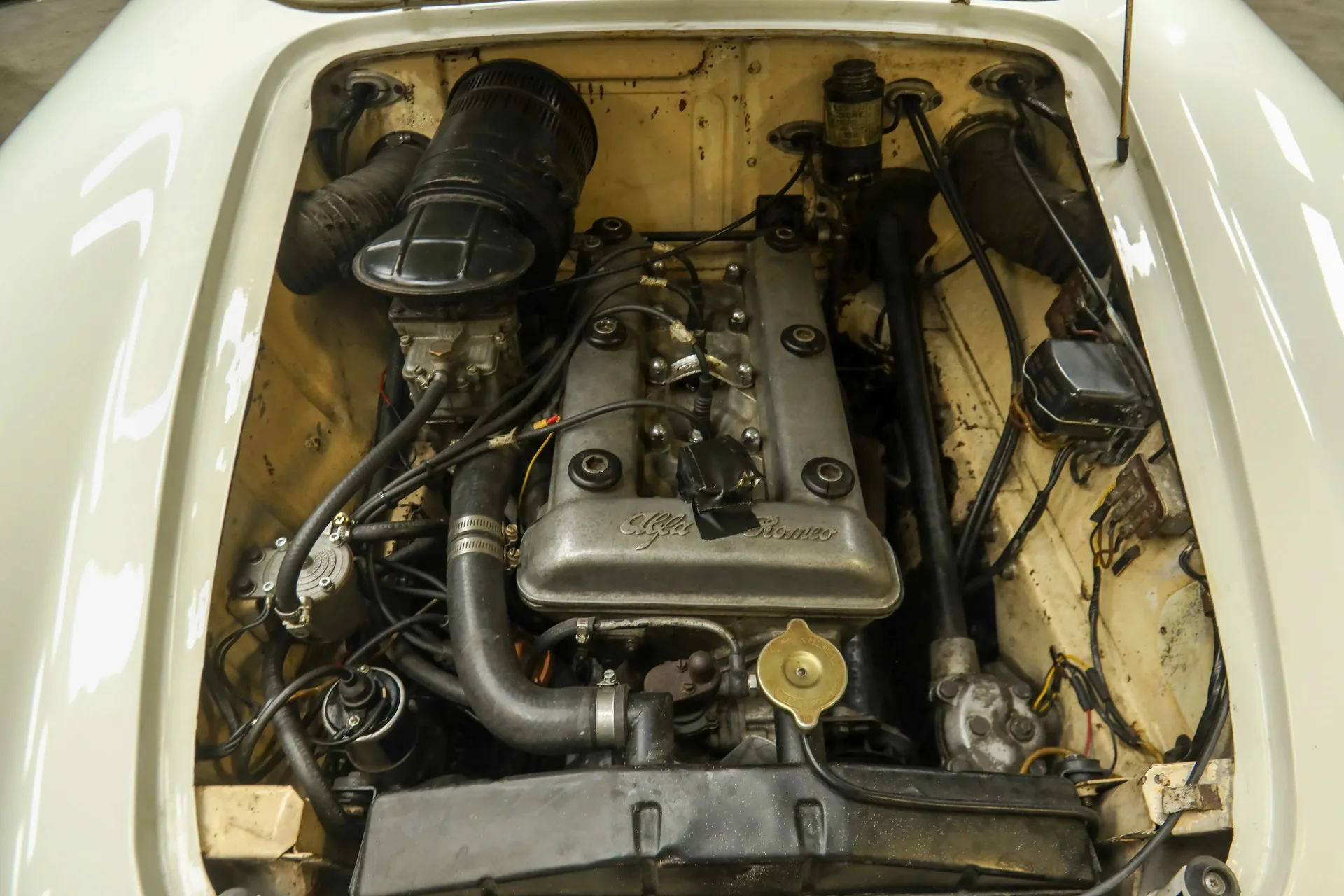 1957 Alfa Romeo Giulietta Spider, 29/30