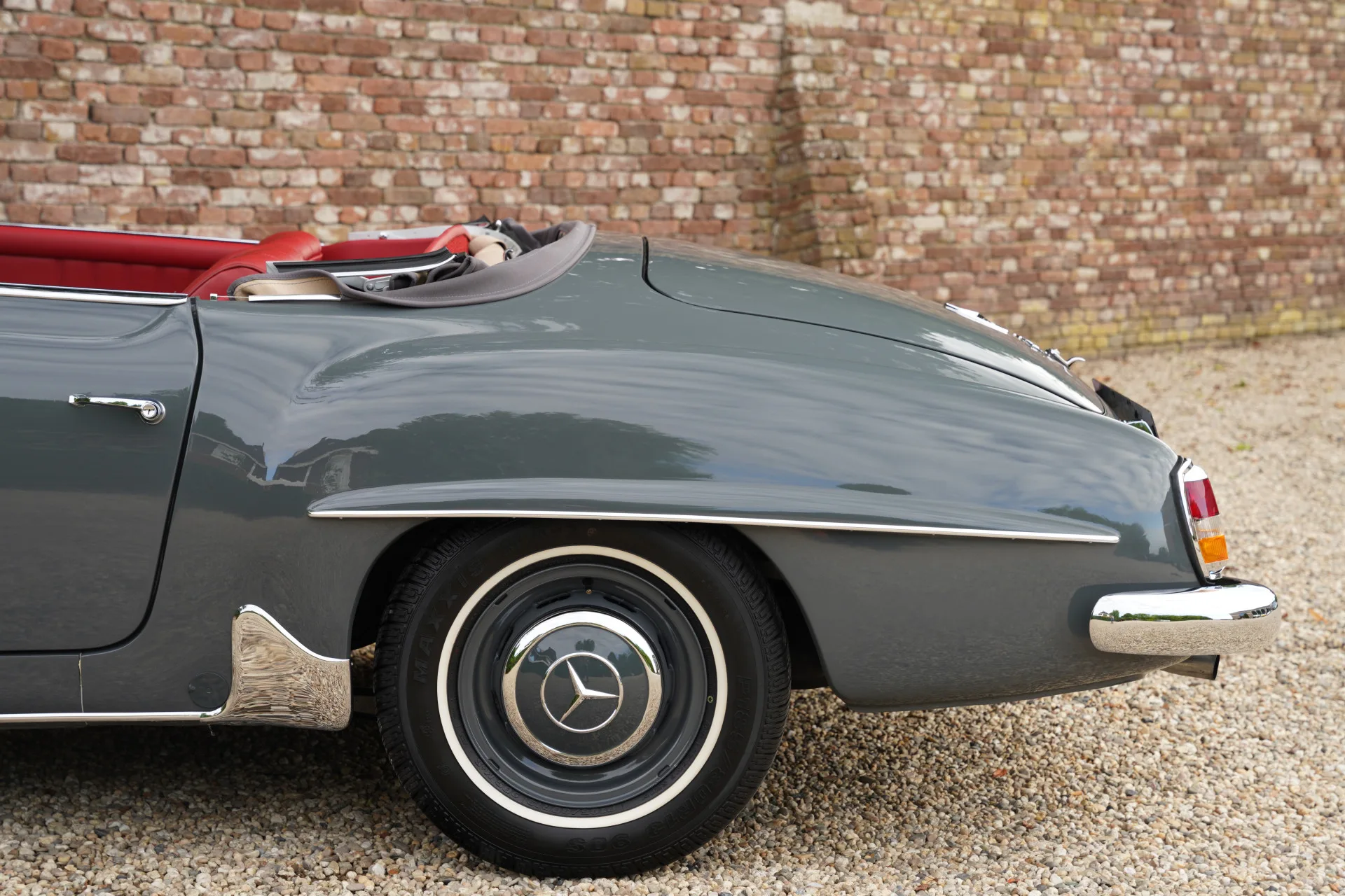 1957 Mercedes-Benz 190 SL, 26/30
