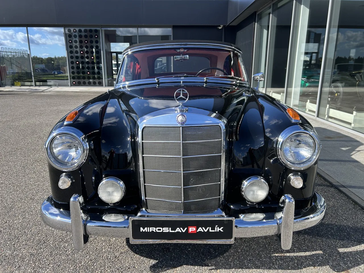 1957 Mercedes-Benz 220 S Ponton Cabriolet, 2/28
