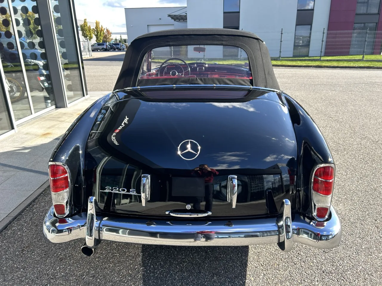 1957 Mercedes-Benz 220 S Ponton Cabriolet, 6/28