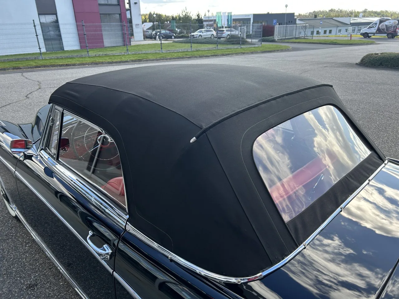 1957 Mercedes-Benz 220 S Ponton Cabriolet, 9/28