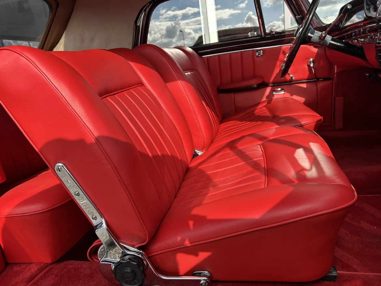 1957 Mercedes-Benz 220 S Ponton Cabriolet, 18/28