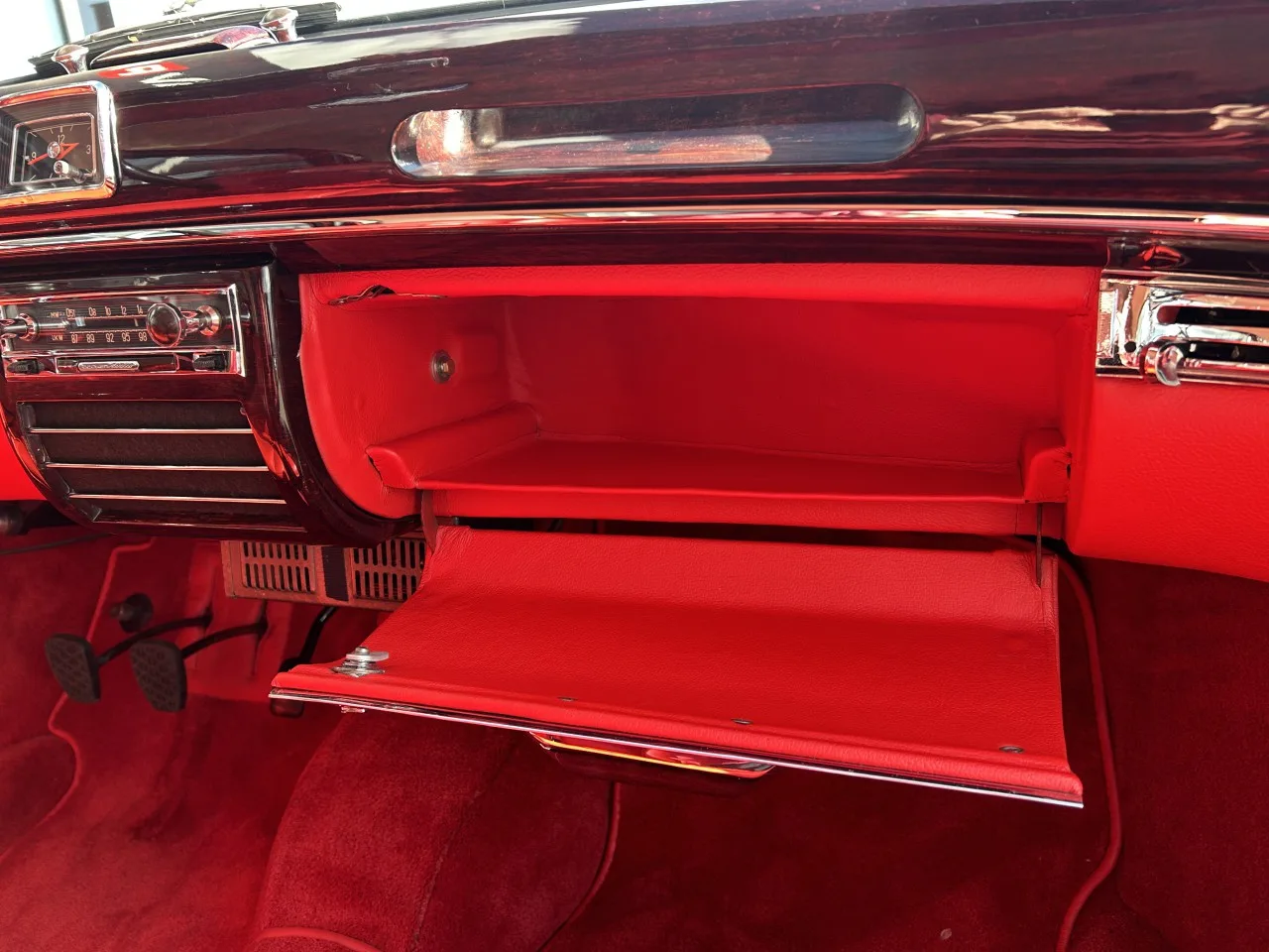 1957 Mercedes-Benz 220 S Ponton Cabriolet, 24/28