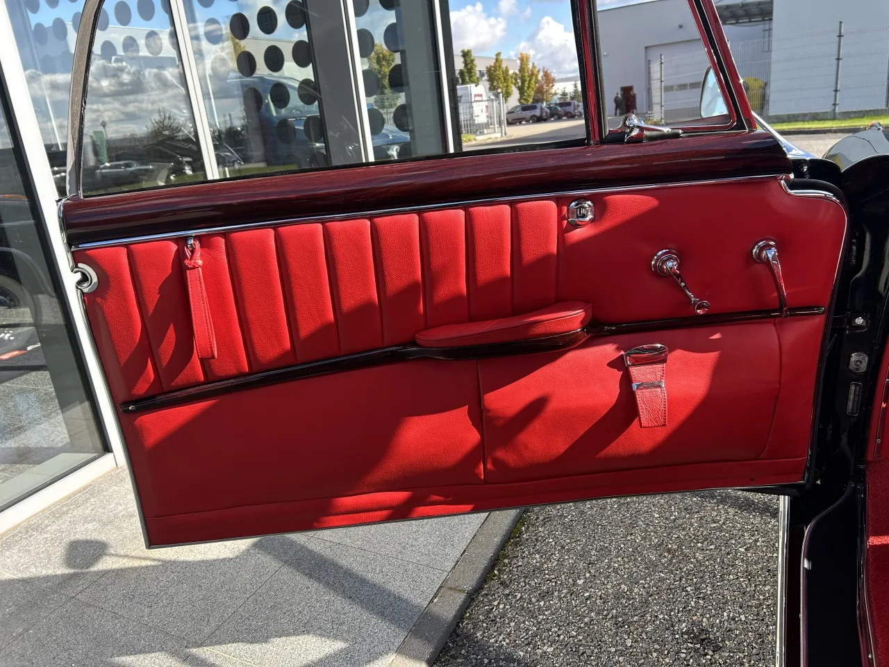 1957 Mercedes-Benz 220 S Ponton Cabriolet, 25/28