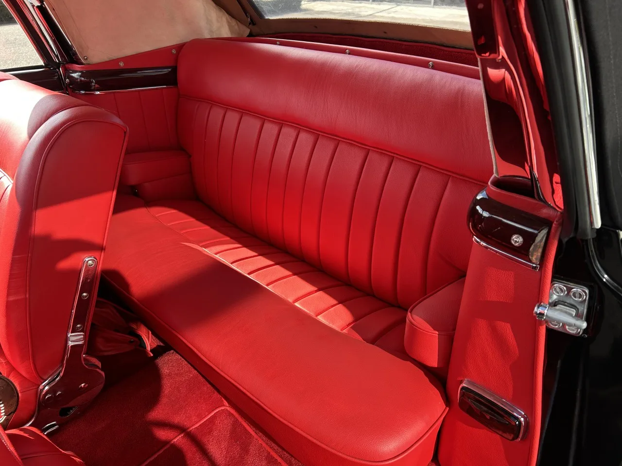 1957 Mercedes-Benz 220 S Ponton Cabriolet, 26/28