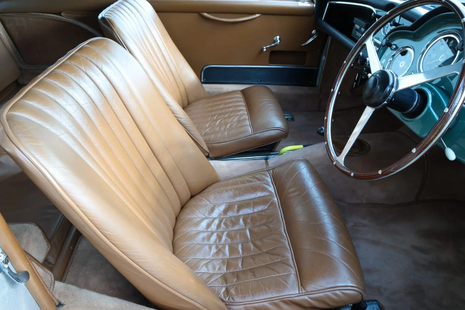 1958 Aston Martin DB Mark III, 14/24