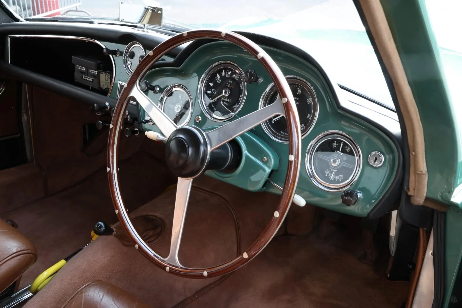 1958 Aston Martin DB Mark III, 15/24