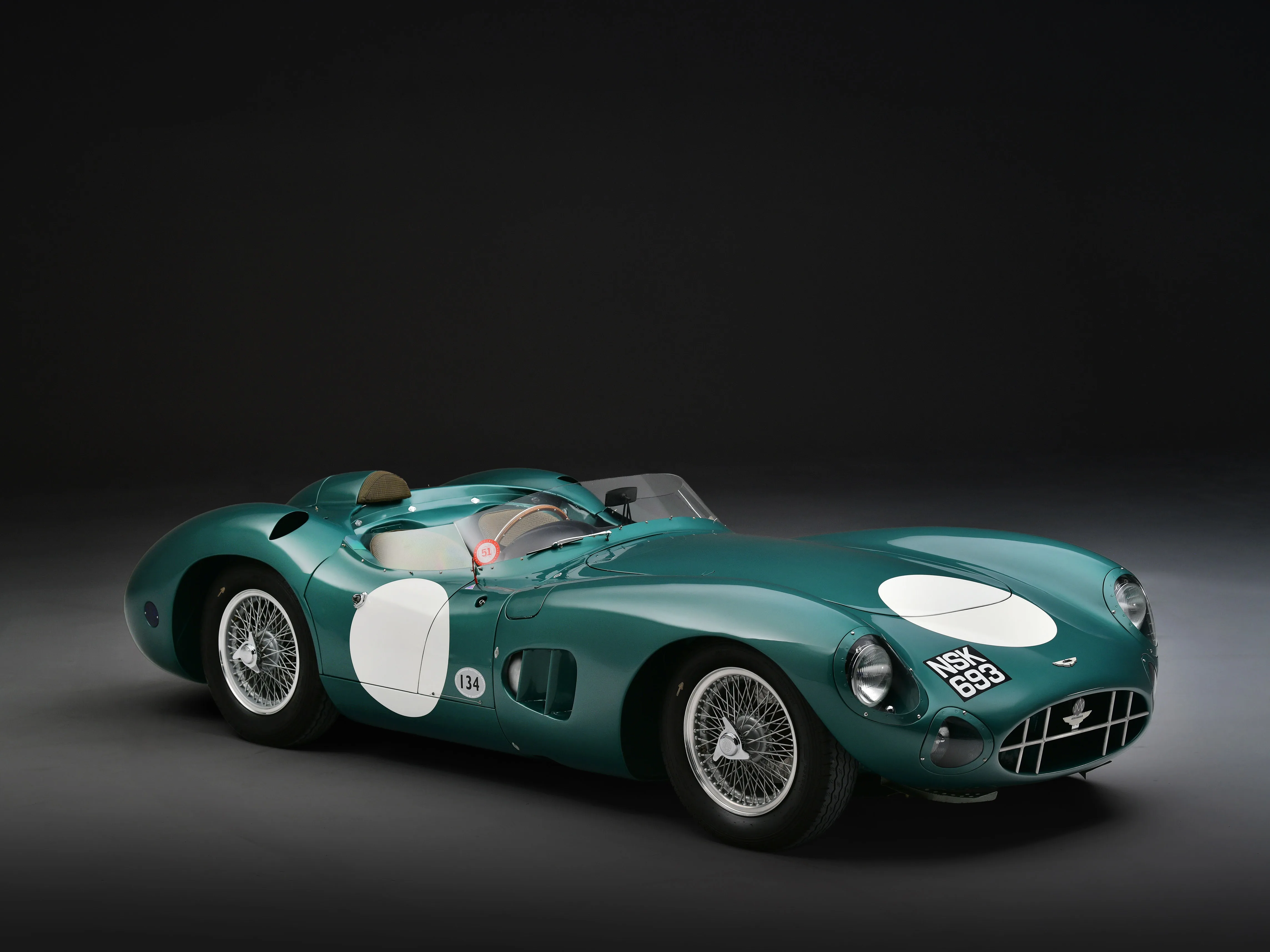 1958 Aston Martin DBR1 proposée par un concessionnaire spécialisé à Hook Norton, Royaume-Uni, photo principale