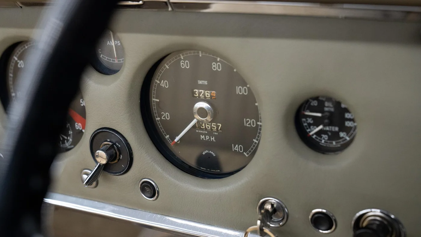 1958 Jaguar XK150 S 3.4 Roadster offered by a specialist dealer in Swadlincote, United Kingdom, photo 13 of 15