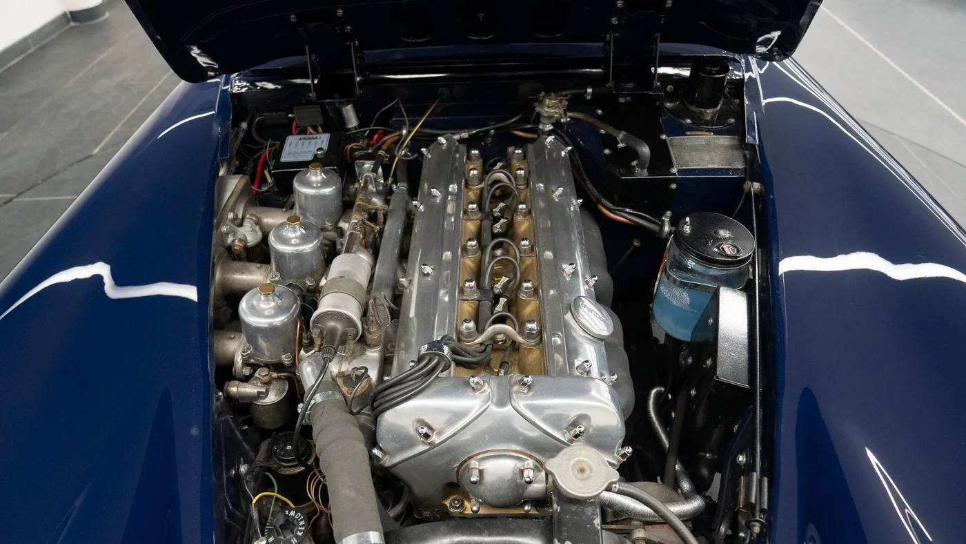 1958 Jaguar XK150 S 3.4 Roadster offered by a specialist dealer in Swadlincote, United Kingdom, photo 14 of 15