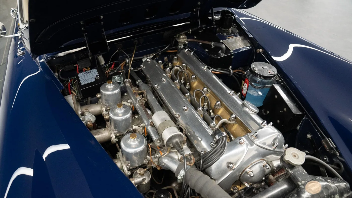 1958 Jaguar XK150 S 3.4 Roadster offered by a specialist dealer in Swadlincote, United Kingdom, photo 15 of 15