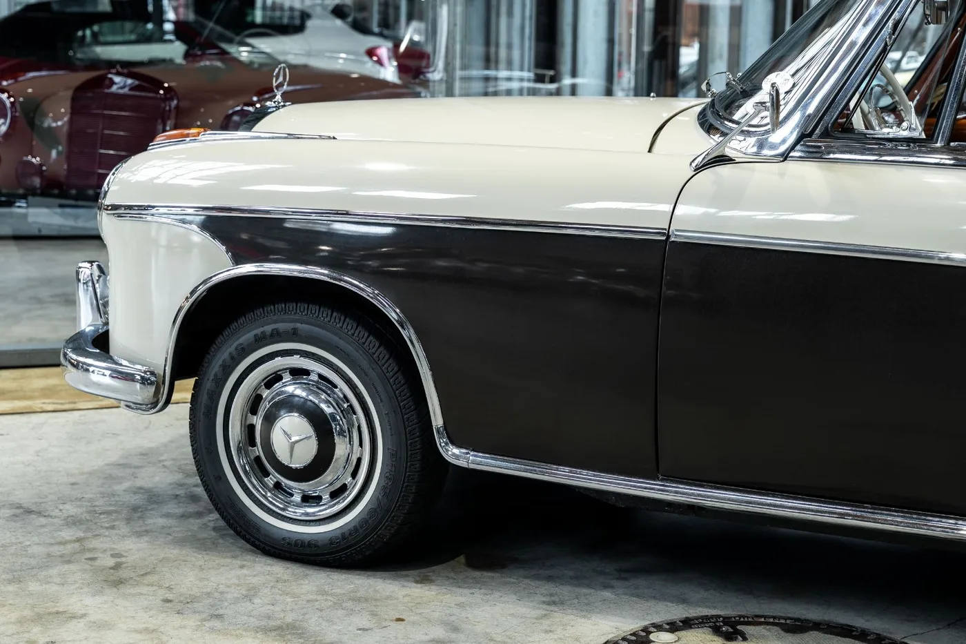 1958 Mercedes-Benz 220 S Cabriolet proposée par un concessionnaire spécialisé à Neuss, Allemagne, photo 8 sur 10