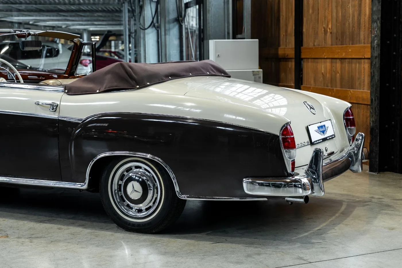 1958 Mercedes-Benz 220 S Cabriolet proposée par un concessionnaire spécialisé à Neuss, Allemagne, photo 9 sur 10