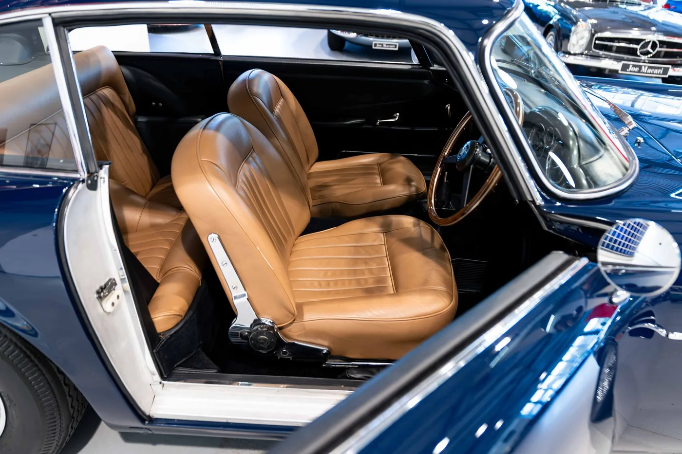 1959 Aston Martin DB4 Series 1 proposée par un spécialiste de la voiture de collection à London, Royaume-Uni, photo 12 sur 25