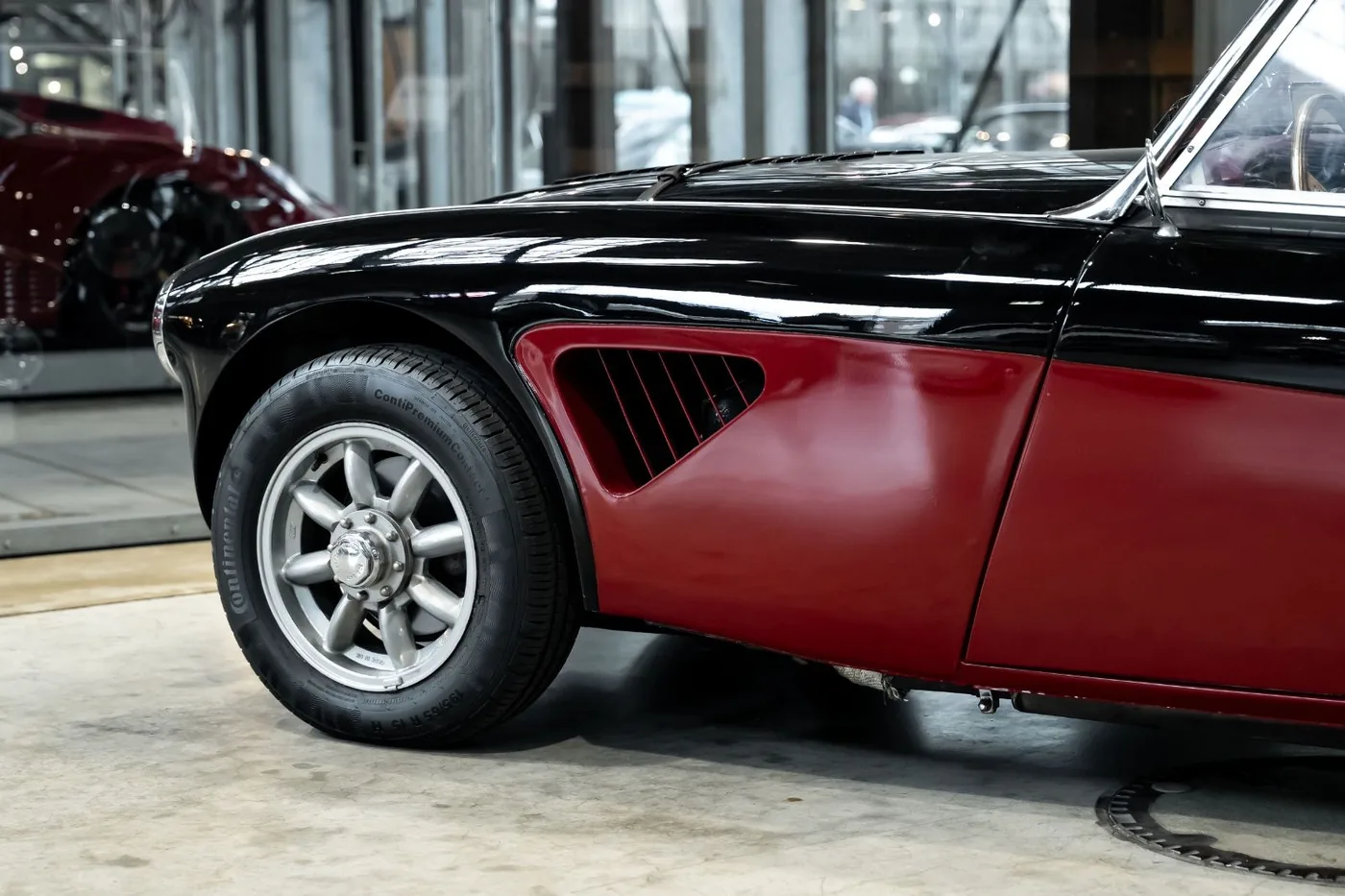 1959 Austin Healey 100/6 BN4 offered by a specialist dealer in Neuss, Germany, photo 6 of 25
