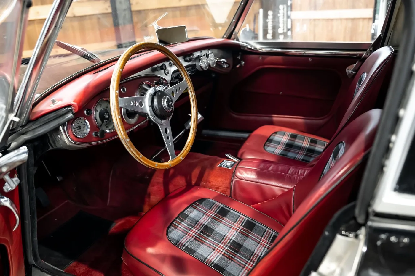 1959 Austin Healey 100/6 BN4 offered by a specialist dealer in Neuss, Germany, photo 8 of 25