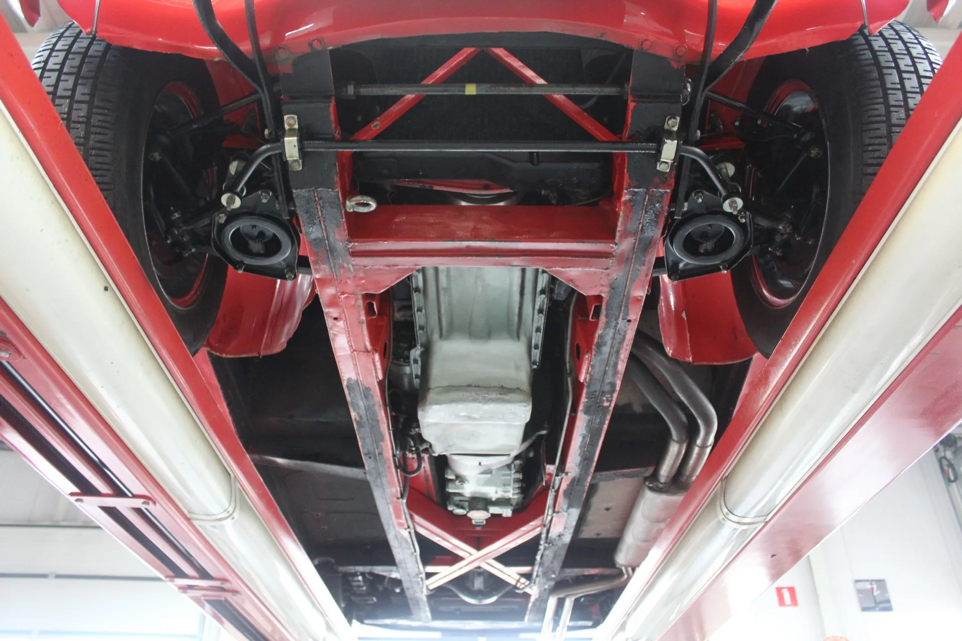 1959 Austin-Healey 100-6, 24/30