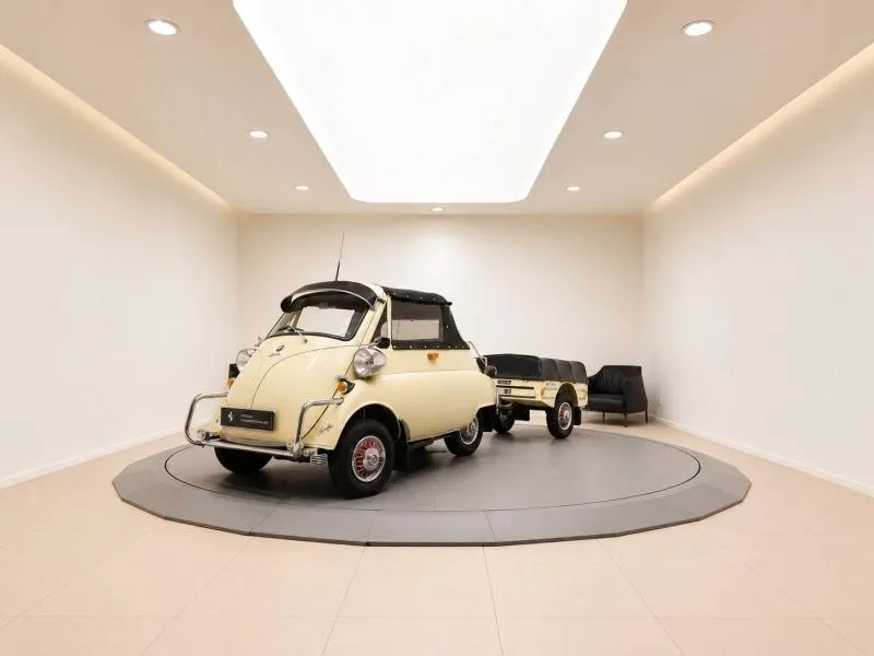 1959 BMW Isetta proposée par un concessionnaire spécialisé à Balma, France, photo principale