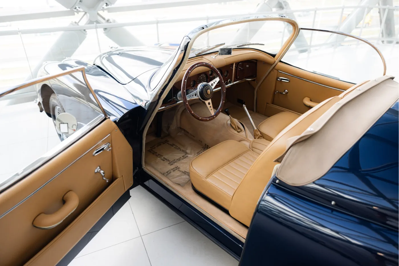 1959 Jaguar XK150 3.4 Roadster angeboten von einem offiziellen McLaren und Morgan-Vertragshändler in Utrecht, Niederlande, Foto 3 von 25