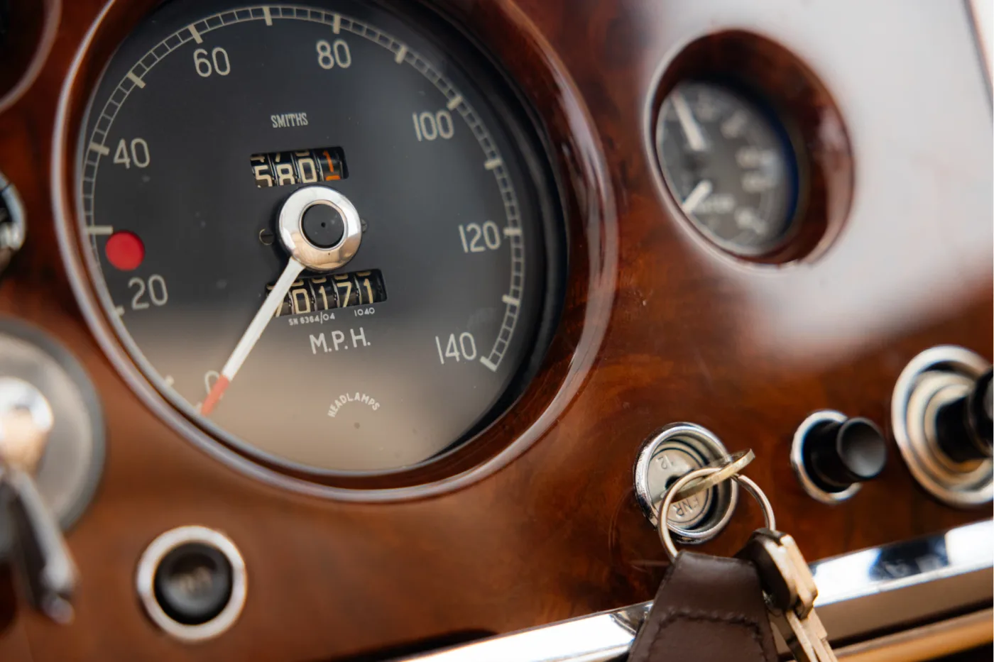 1959 Jaguar XK150 3.4 Roadster angeboten von einem offiziellen McLaren und Morgan-Vertragshändler in Utrecht, Niederlande, Foto 13 von 25
