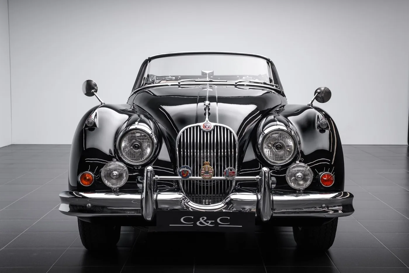 1959 Jaguar XK150 S OTS angeboten von einem Fachhändler in Putzbrunn, Deutschland, Foto 2 von 15