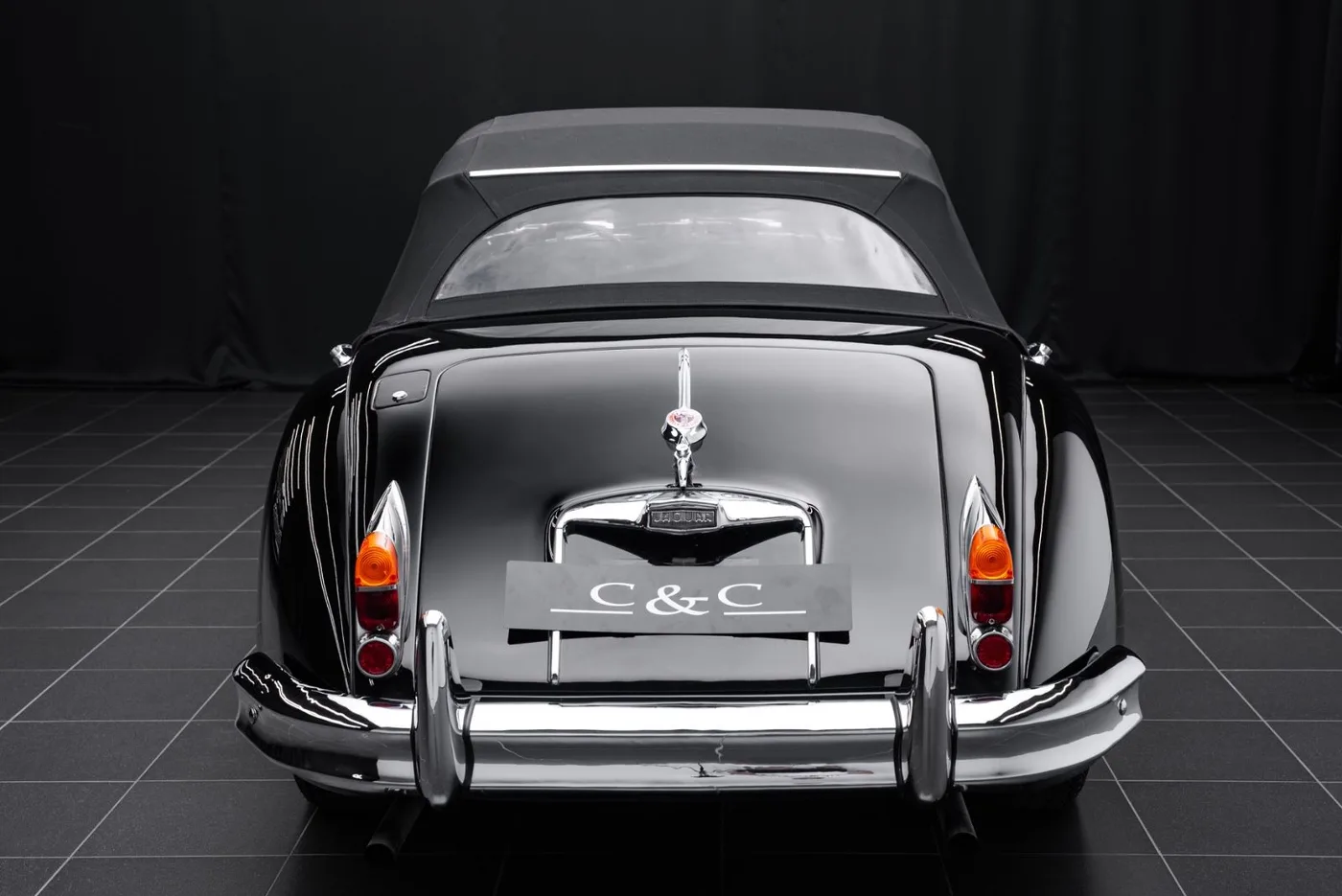 1959 Jaguar XK150 S OTS angeboten von einem Fachhändler in Putzbrunn, Deutschland, Foto 4 von 15