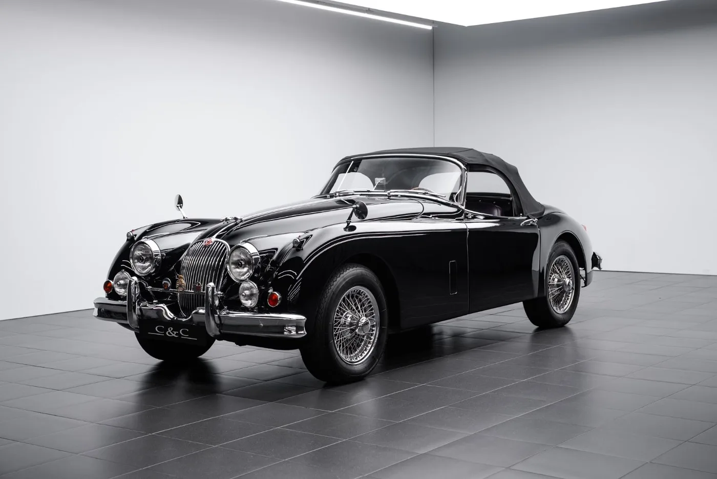 1959 Jaguar XK150 S OTS angeboten von einem Fachhändler in Putzbrunn, Deutschland, Foto 12 von 15