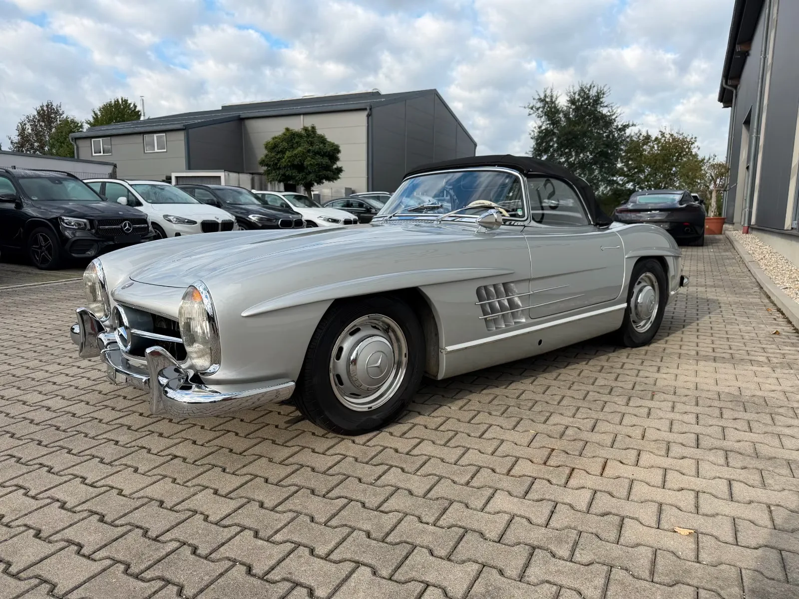 1959 Mercedes-Benz 300 SL Roadster, 9/30