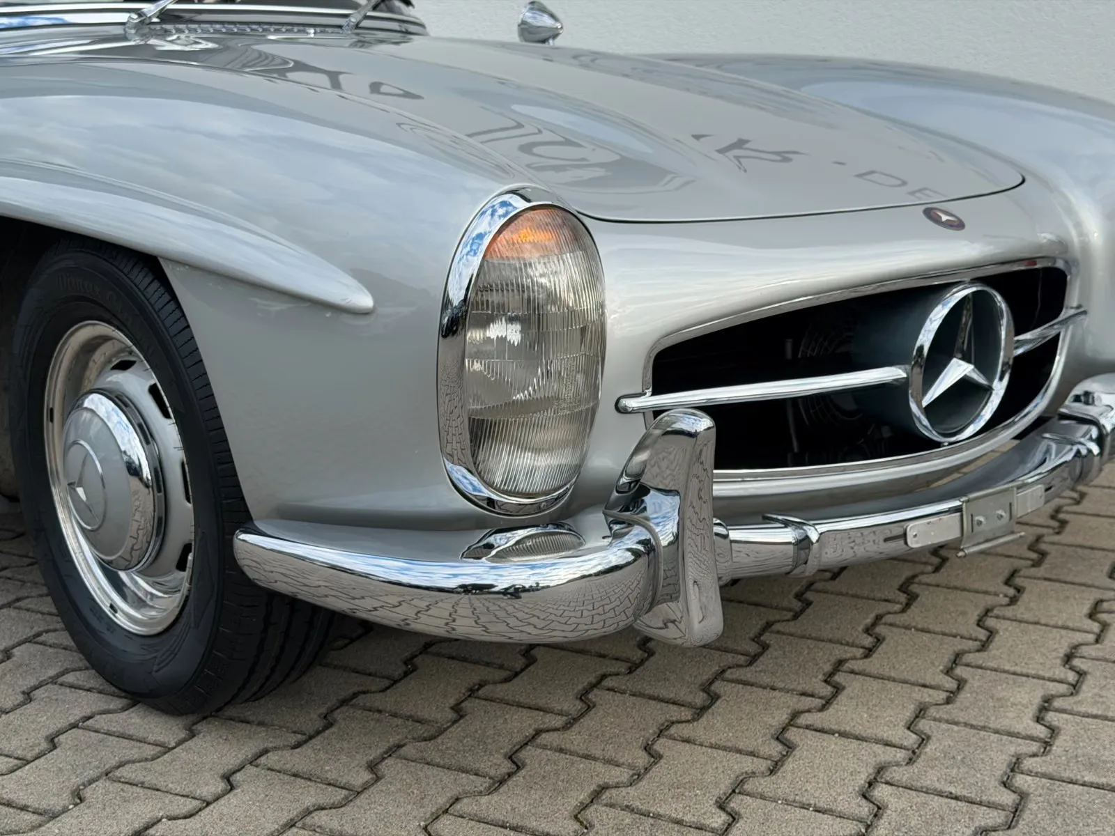 1959 Mercedes-Benz 300 SL Roadster, 10/30