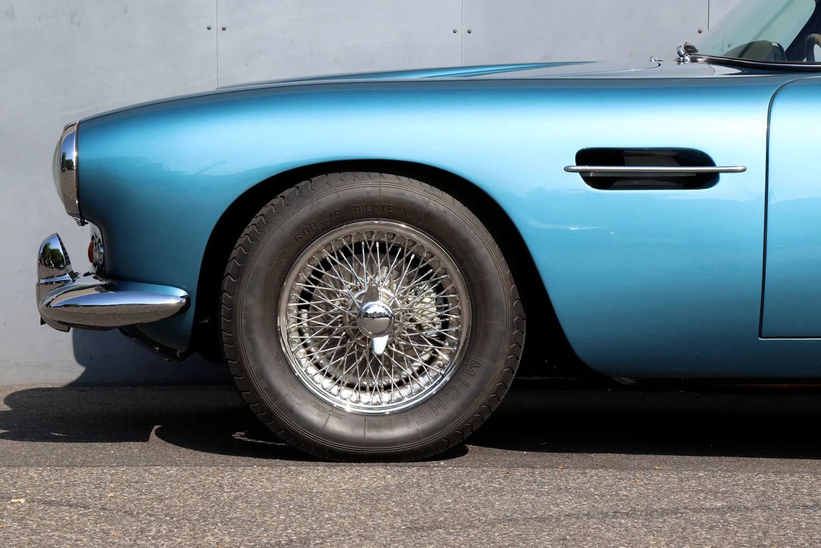 1960 Aston Martin DB4 Series 1, 17/30