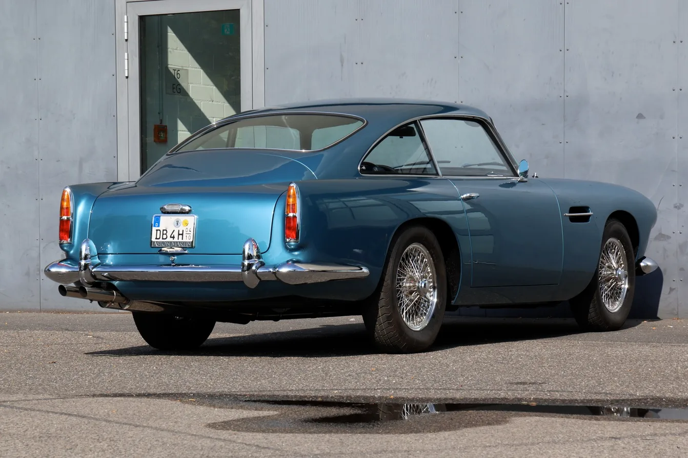 1960 Aston Martin DB4 Series 1, 21/30