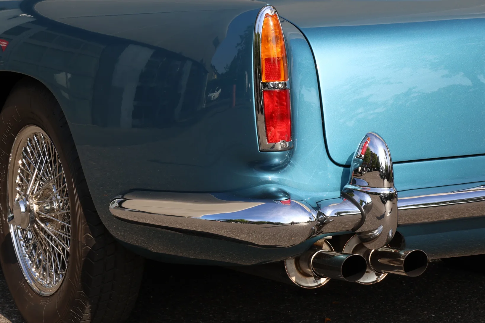 1960 Aston Martin DB4 Series 1, 25/30