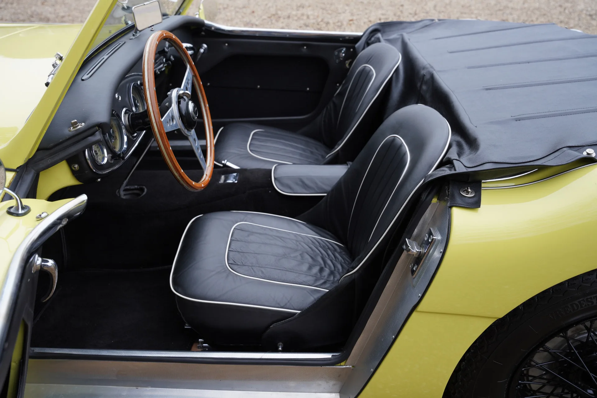 1960 Austin-Healey 3000 Mk I, 3/30