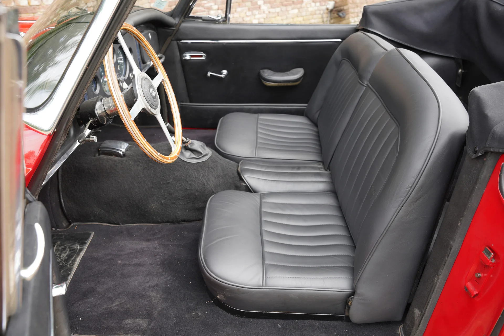 1960 Jaguar XK150 Drophead Coupe, 3/30