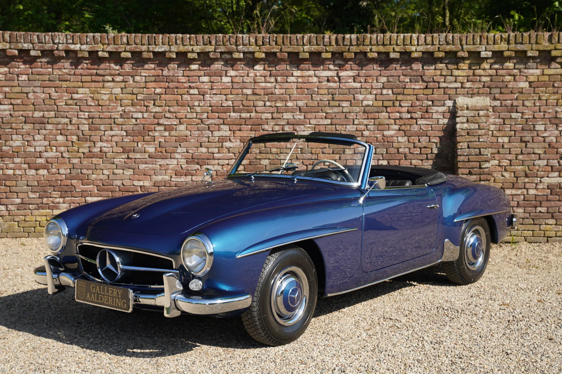 1960 Mercedes-Benz 190 SL offered by a specialist dealer in Brummen, Netherlands, main photo