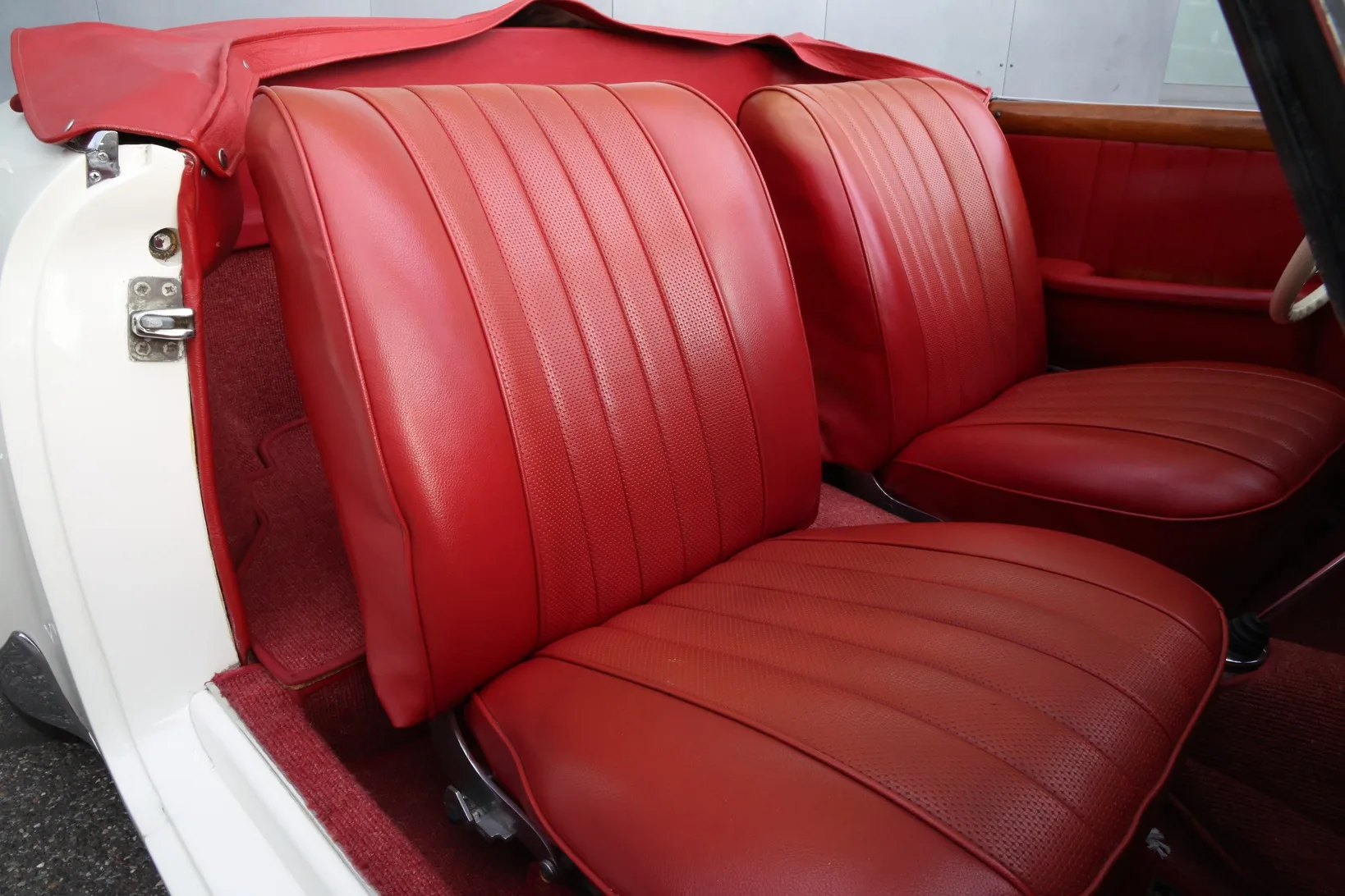 1960 Mercedes-Benz 190 SL, 27/28