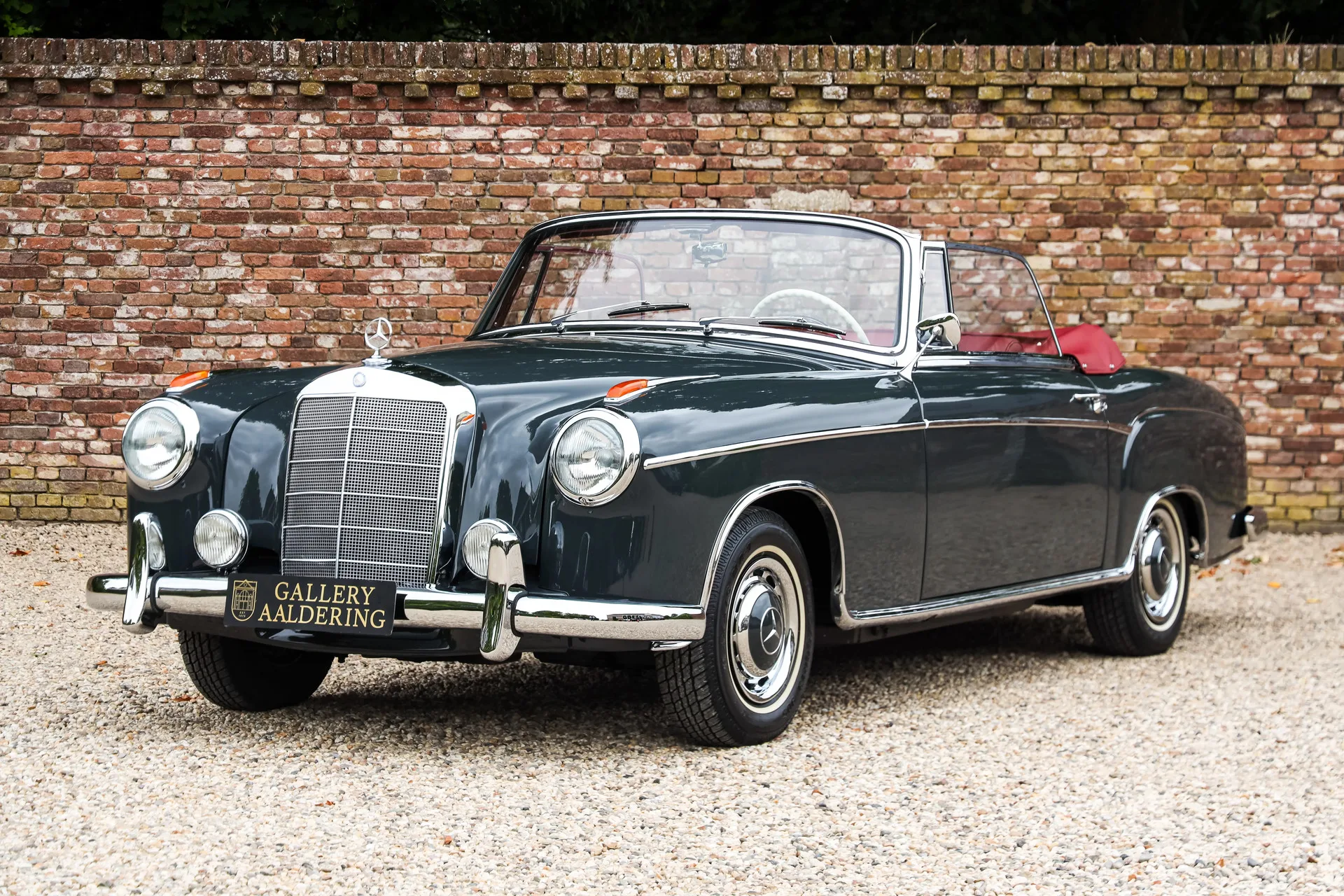 1960 Mercedes-Benz 220 SE Cabriolet Ponton offered by a specialist dealer in Brummen, Netherlands, main photo