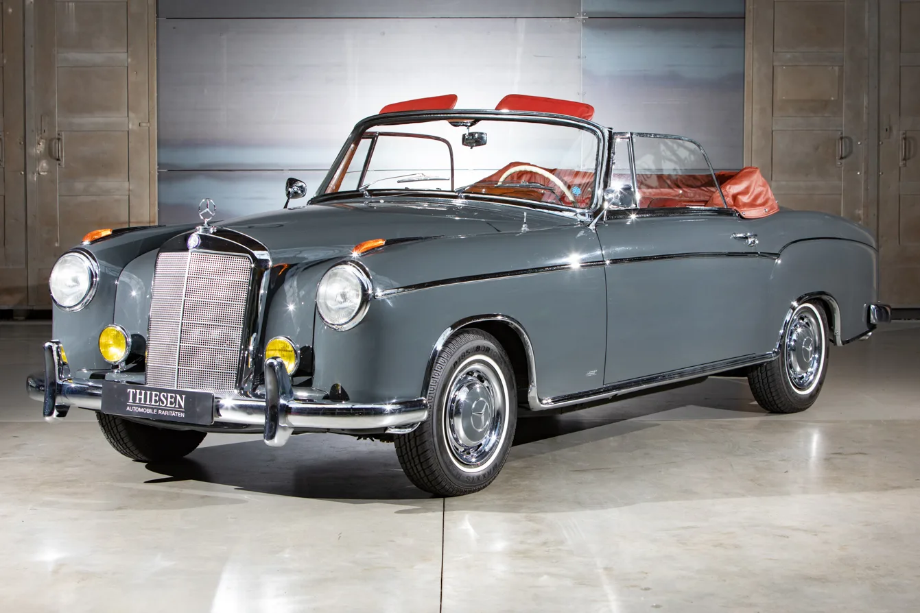 1960 Mercedes-Benz 220 SE Cabriolet Ponton angeboten von einem Fachhändler in Berlin, Deutschland, Hauptfoto